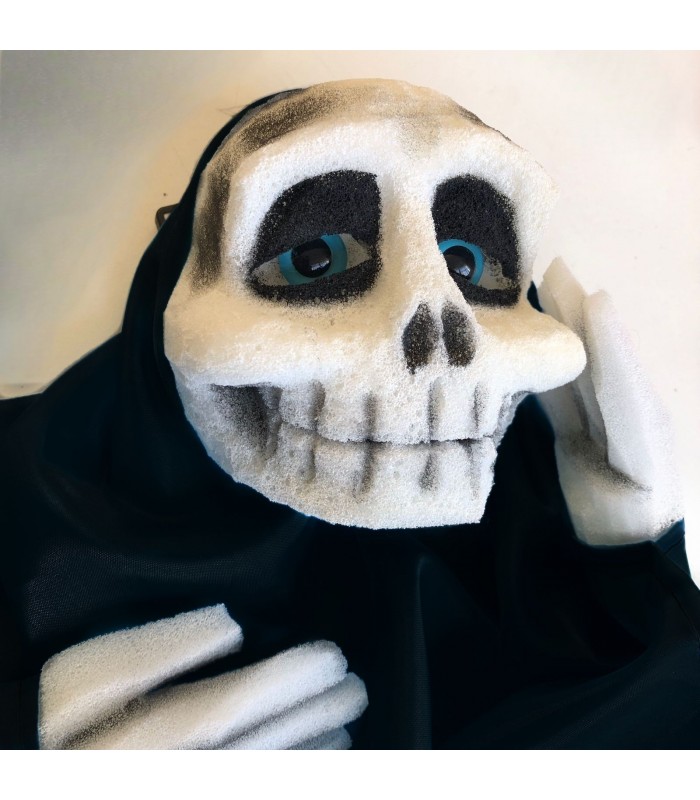 MARIONETA EM FORMA DE CRÂNIO GESTUAL