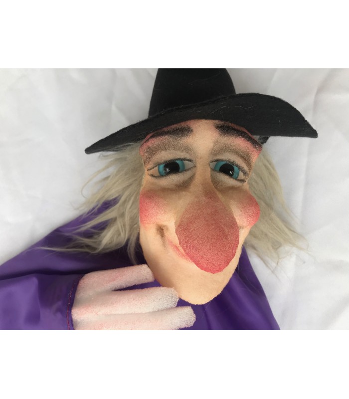 GESTUAL BRUJA MARIONETA