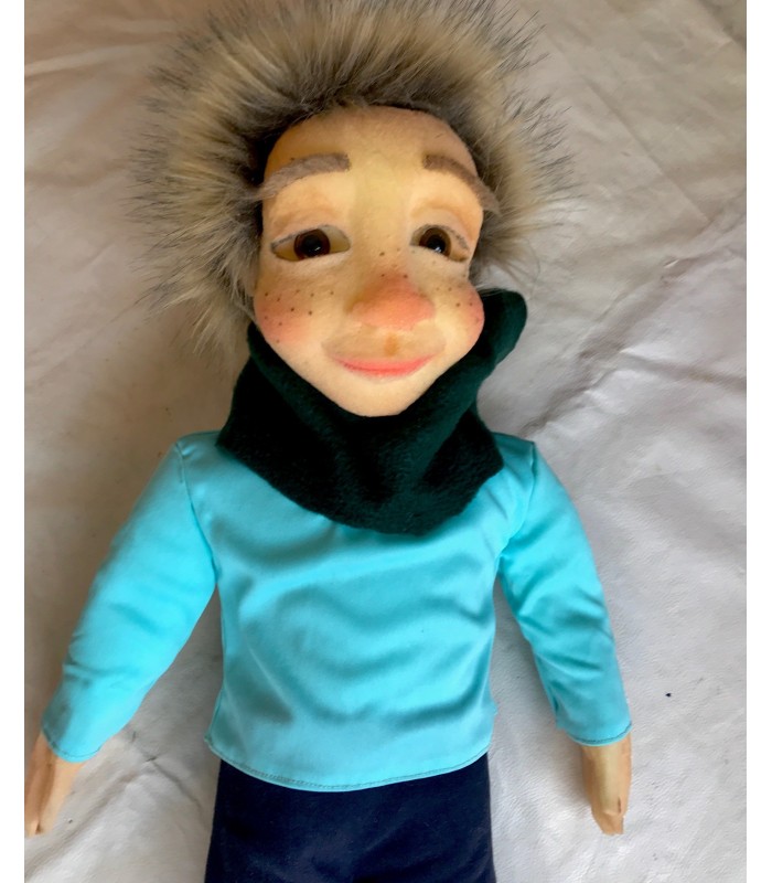 CRiança de corpo inteiro, gestual, marioneta