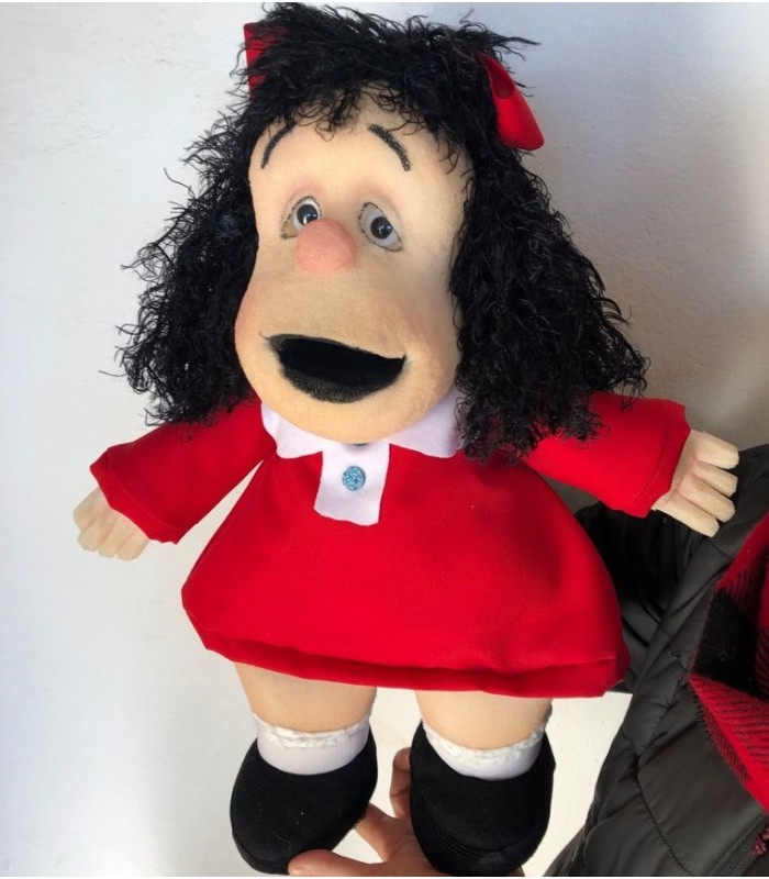 MAFALDA GESTI A CORPO INTERO
