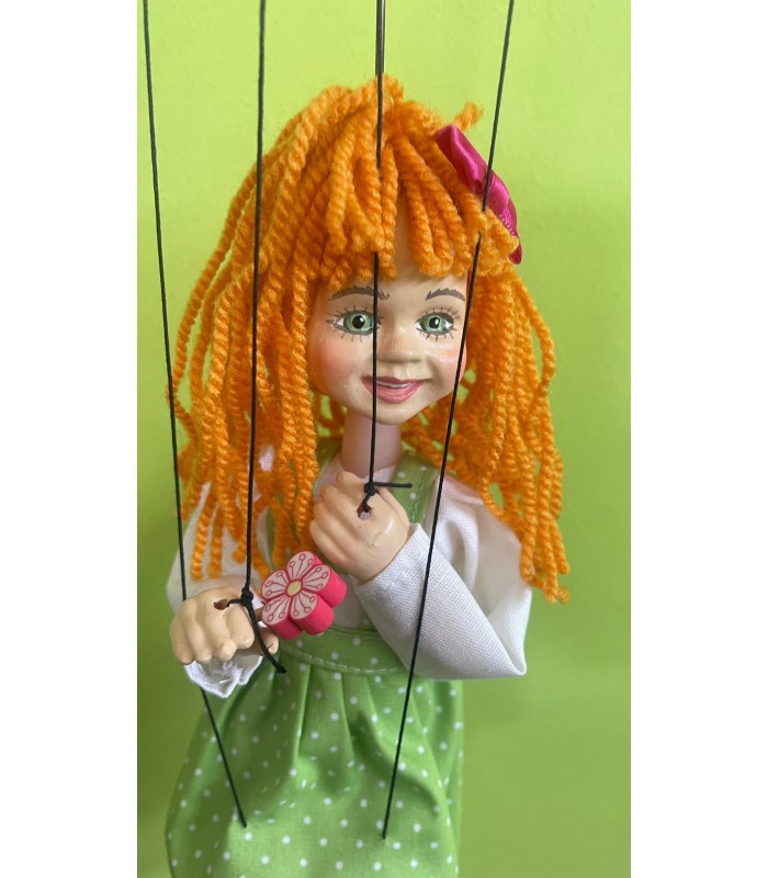 MENINA VERDE