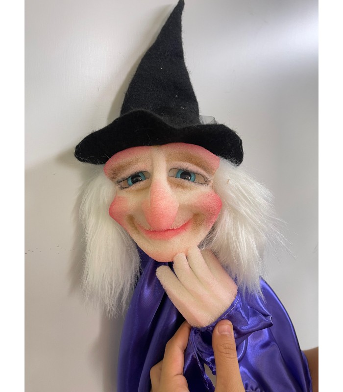 GESTUAL BRUJA MARIONETA